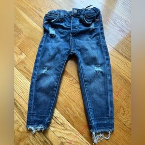 Destroyed jeans